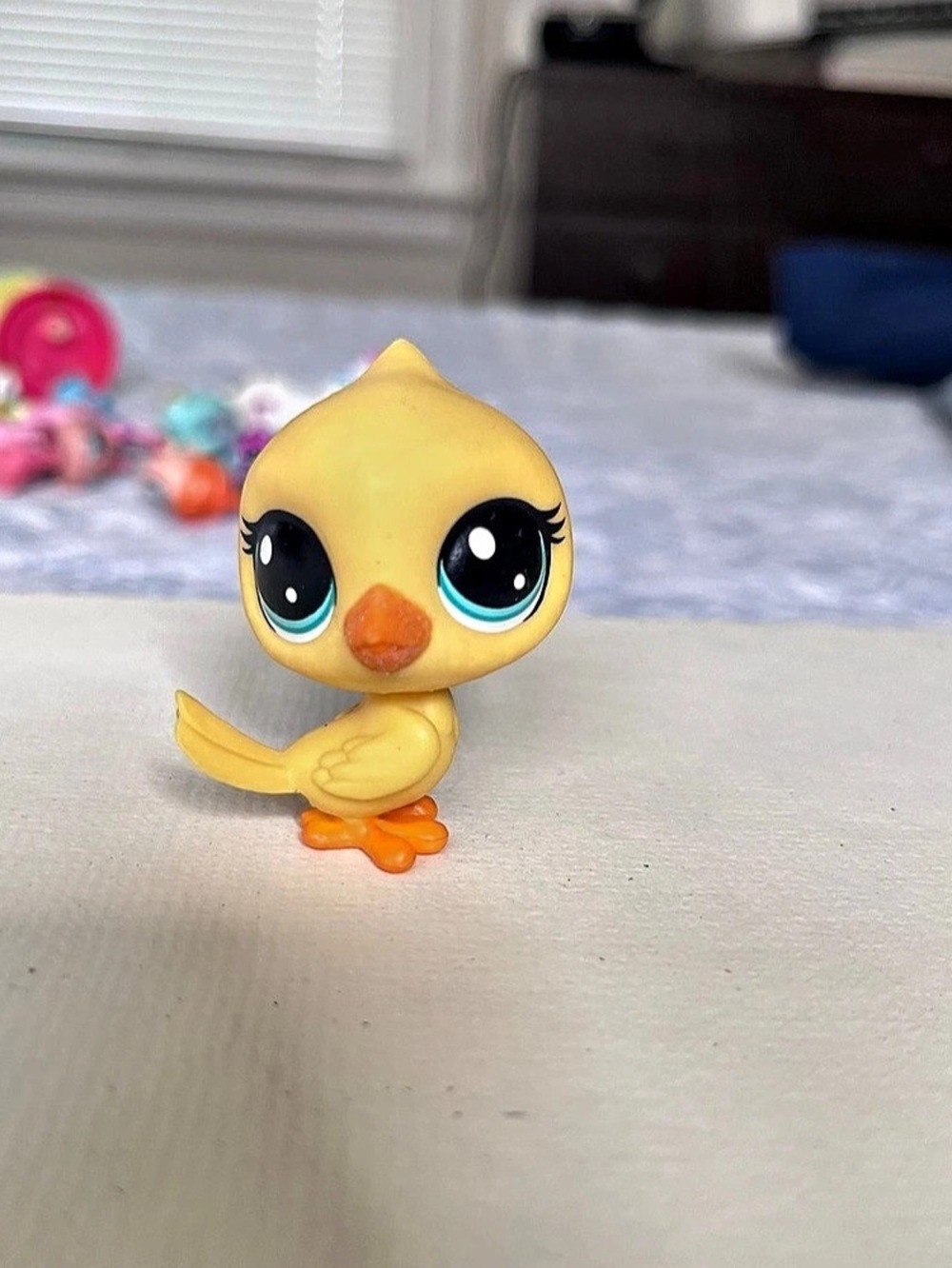 Hasbro Littlest Pet Shop Yellow Cardinale #2-S2 Figure Toy